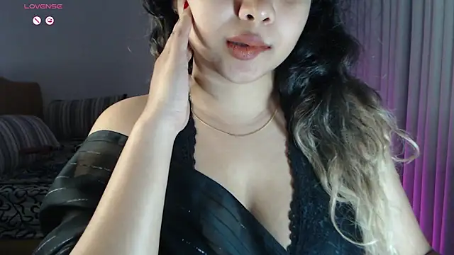 Snapshot of _neesha_414_ chatting on September 2025 05:47:02 PM neesha 414 online show from September 2025 05:47:02 PM