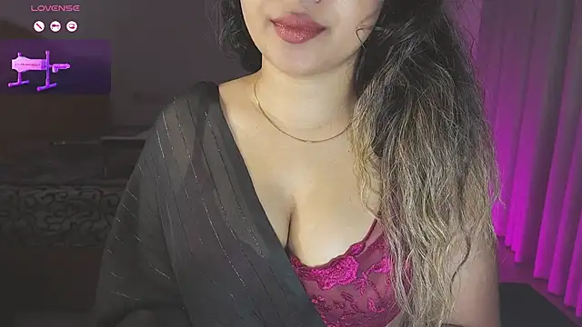 Snapshot of _neesha_414_ chatting on November 2025 06:19:02 PM neesha 414 online show from November 2025 06:19:02 PM