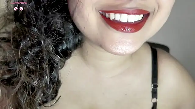 Snapshot of _neesha_414_ chatting on May 2026 06:02:02 PM neesha 414 online show from May 2026 06:02:02 PM