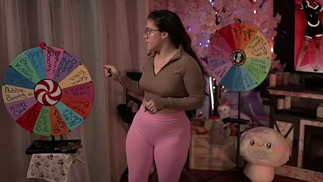 Snapshot of Nikki_Torres chatting on January 2026 04:50:02 AM Nikki Torres online show from January 2026 04:50:02 AM