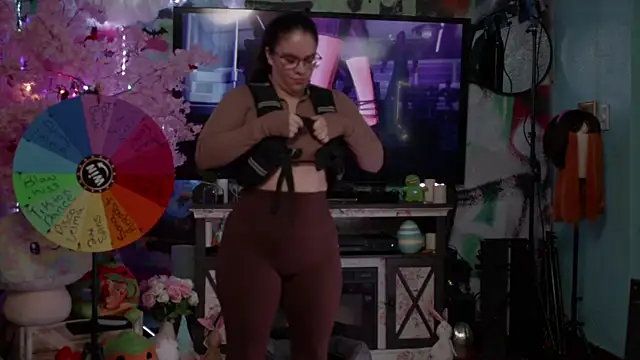 Snapshot of Nikki_Torres chatting on March 2026 01:43:01 AM Nikki Torres online show from March 2026 01:43:01 AM