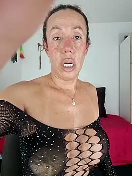 Snapshot of YOURSDEBORA chatting on December 2025 07:31:01 PM YOURSDEBORA online show from December 2025 07:31:01 PM