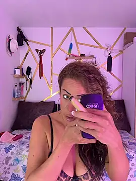 YOURSDEBORA online show from June 2026 07:11:01 PM