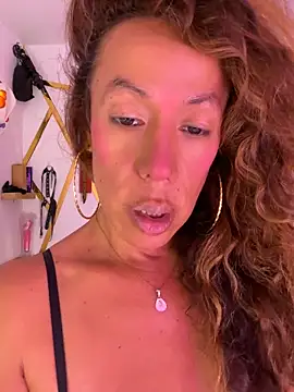 YOURSDEBORA online show from July 2026 06:31:01 PM