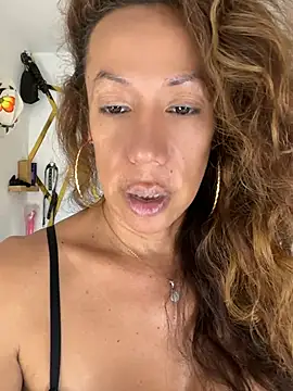 YOURSDEBORA online show from July 2026 06:40:02 PM