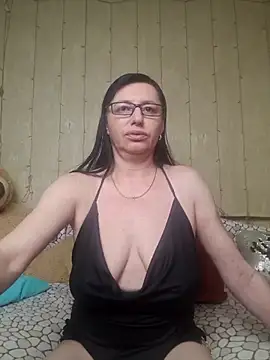 Snapshot of Amberhotqueen chatting on January 2025 11:21:02 AM Amberhotqueen online show from January 2025 11:21:02 AM