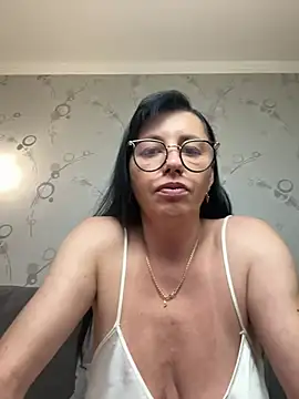 Amberhotqueen online show from July 2026 12:47:02 PM