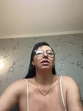 Amberhotqueen online show from July 2026 08:01:02 AM