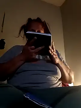 Snapshot of THEBEDroomdoOR chatting on December 2024 04:47:01 PM THEBEDroomdoOR online show from December 2024 04:47:01 PM