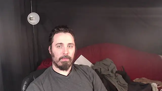 Snapshot of Metalstud chatting on March 2025 01:32:02 AM Metalstud online show from March 2025 01:32:02 AM