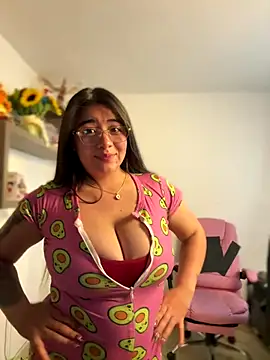 Snapshot of vaneelee chatting on October 2025 02:31:01 AM vaneelee online show from October 2025 02:31:01 AM