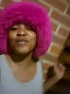 Snapshot of BlueberryDiamond chatting on January 2025 09:53:01 PM BlueberryDiamond online show from January 2025 09:53:01 PM