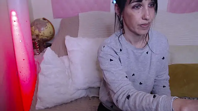 -carla- online show from October 2025 06:14:02 AM