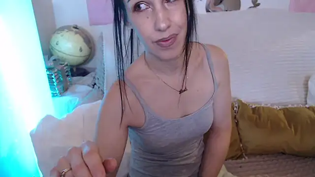 -carla- online show from February 2026 07:40:01 AM