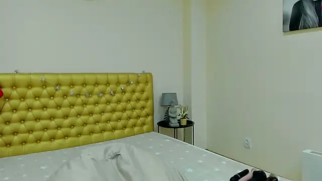 Snapshot of AlmaFancy chatting on December 2024 06:53:02 AM AlmaFancy online show from December 2024 06:53:02 AM