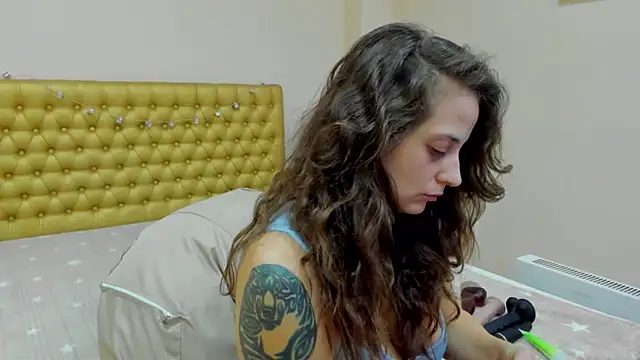 Snapshot of AlmaFancy chatting on February 2025 08:50:02 AM AlmaFancy online show from February 2025 08:50:02 AM