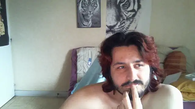 Snapshot of kevinmillas chatting on February 2025 02:44:01 PM kevinmillas online show from February 2025 02:44:01 PM