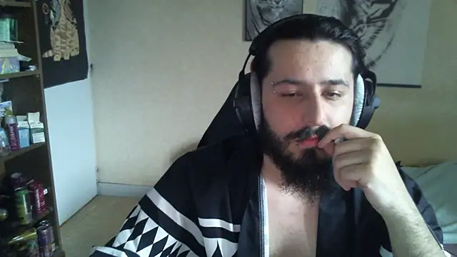 Snapshot of kevinmillas chatting on March 2026 04:03:02 PM kevinmillas online show from March 2026 04:03:02 PM