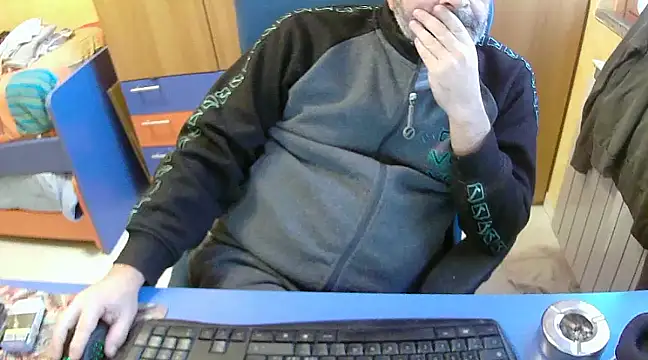 Snapshot of Tango128 chatting on December 2024 07:13:02 AM Tango128 online show from December 2024 07:13:02 AM