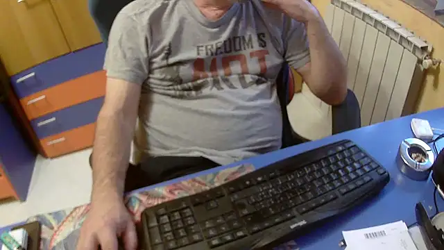 Snapshot of Tango128 chatting on September 2025 06:35:01 AM Tango128 online show from September 2025 06:35:01 AM