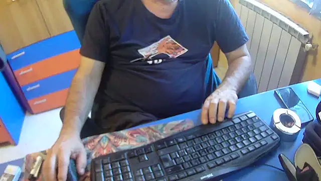 Snapshot of Tango128 chatting on September 2025 07:10:02 AM Tango128 online show from September 2025 07:10:02 AM