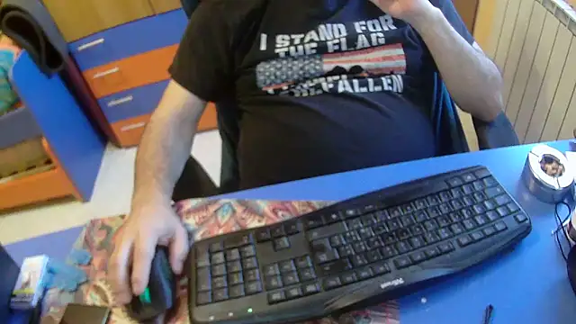 Snapshot of Tango128 chatting on September 2025 06:40:02 AM Tango128 online show from September 2025 06:40:02 AM