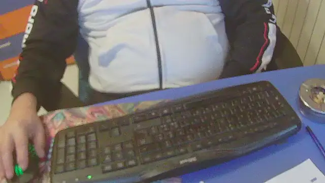 Snapshot of Tango128 chatting on October 2025 04:43:02 AM Tango128 online show from October 2025 04:43:02 AM