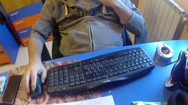 Snapshot of Tango128 chatting on October 2025 10:05:02 AM Tango128 online show from October 2025 10:05:02 AM