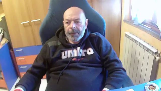 Snapshot of Tango128 chatting on November 2025 07:08:02 AM Tango128 online show from November 2025 07:08:02 AM