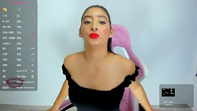 Snapshot of MeganWhite3 chatting on December 2024 02:52:02 AM MeganWhite3 online show from December 2024 02:52:02 AM