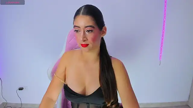 Snapshot of MeganWhite3 chatting on March 2025 02:51:02 AM MeganWhite3 online show from March 2025 02:51:02 AM