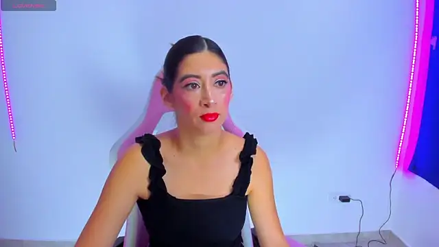 Snapshot of MeganWhite3 chatting on March 2025 05:39:01 AM MeganWhite3 online show from March 2025 05:39:01 AM