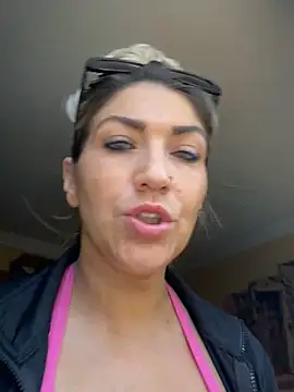 LittleMissEeve online show from November 2025 05:13:01 PM