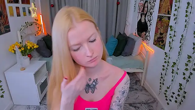 Snapshot of Laly_Peach chatting on December 2024 11:33:01 AM Laly Peach online show from December 2024 11:33:01 AM