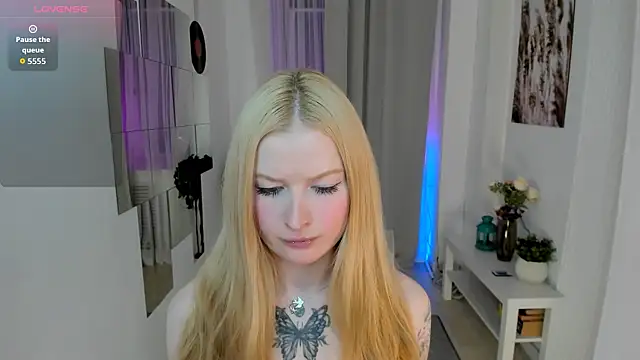 Snapshot of Laly_Peach chatting on September 2025 04:08:02 PM Laly Peach online show from September 2025 04:08:02 PM