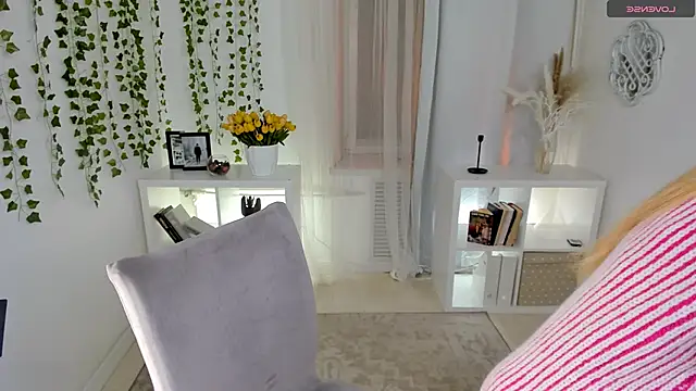 Snapshot of Laly_Peach chatting on January 2026 12:55:01 PM Laly Peach online show from January 2026 12:55:01 PM