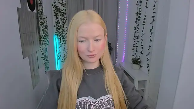 Snapshot of Laly_Peach chatting on February 2026 07:12:02 AM Laly Peach online show from February 2026 07:12:02 AM