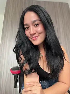 Nina lovi online show from July 2026 08:35:01 PM