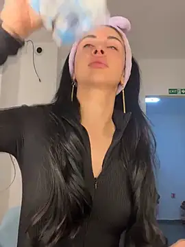 Snapshot of MeganHopeX chatting on December 2024 05:48:01 AM MeganHopeX online show from December 2024 05:48:01 AM