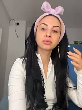 Snapshot of MeganHopeX chatting on December 2024 06:03:02 AM MeganHopeX online show from December 2024 06:03:02 AM