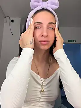 Snapshot of MeganHopeX chatting on January 2025 07:42:01 AM MeganHopeX online show from January 2025 07:42:01 AM