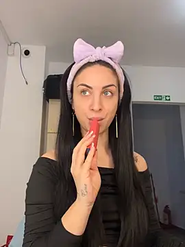 Snapshot of MeganHopeX chatting on January 2025 07:04:02 AM MeganHopeX online show from January 2025 07:04:02 AM