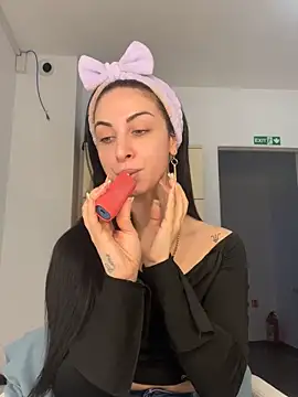 Snapshot of MeganHopeX chatting on February 2025 08:08:01 AM MeganHopeX online show from February 2025 08:08:01 AM