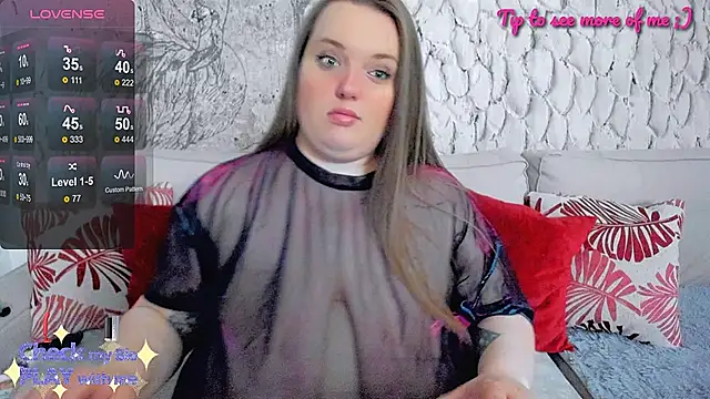 Snapshot of _MarryGirl_ chatting on February 2025 07:30:02 PM MarryGirl online show from February 2025 07:30:02 PM