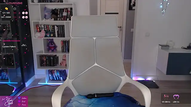 Snapshot of Emma_Bryan chatting on October 2025 06:46:02 PM Emma Bryan online show from October 2025 06:46:02 PM