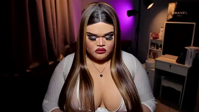 KarolinaThompson online show from December 2024 07:36:01 PM