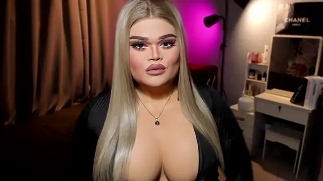 KarolinaThompson online show from December 2024 09:45:01 PM