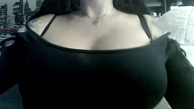 stormylana online show from April 2026 07:39:02 PM