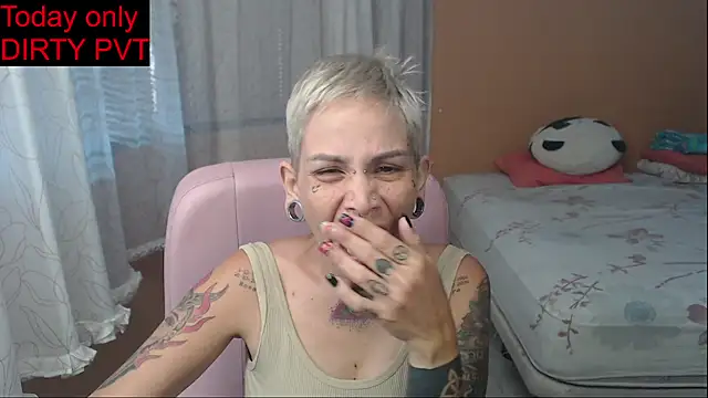 moon cat85 online show from May 2026 01:07:01 PM