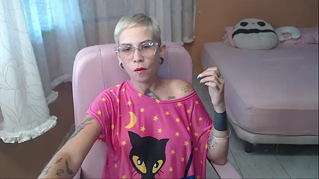 moon cat85 online show from May 2026 01:30:02 PM